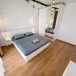 Sea Pearl Retreat F69 Appartement Golem (Tirana)