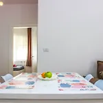 Apartment Sea Pearl Retreat F69 *