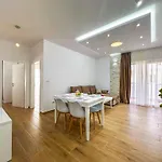 Sea Pearl Retreat F69 Apartment *