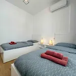 Apartment Sea Pearl Retreat F69