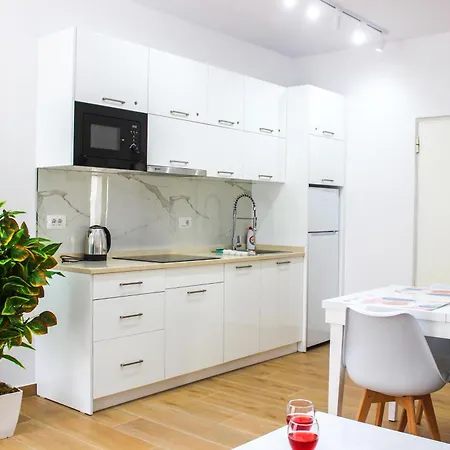 Sea Pearl Retreat F69 아파트 골렘